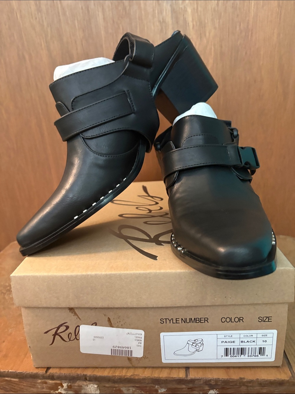 rebels Black Pointed Buckle Mule Heels with Stud Trim